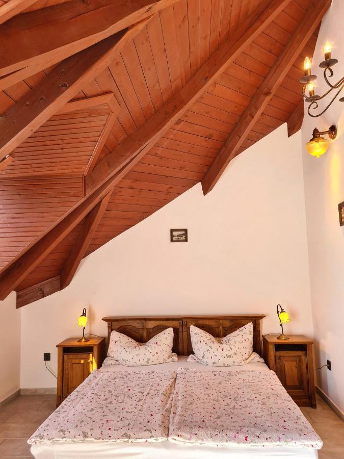 Agas Vendeghaz Hotel Csopak Bagian luar foto